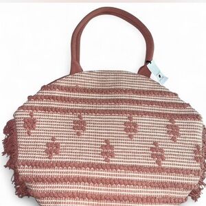 Chic Pink Tote Bag with Woven Pattern